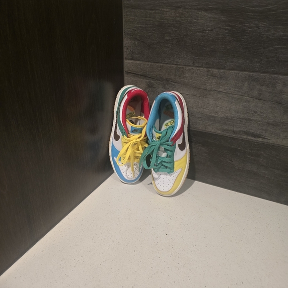 Nike Dunks - Picture 2 of 5